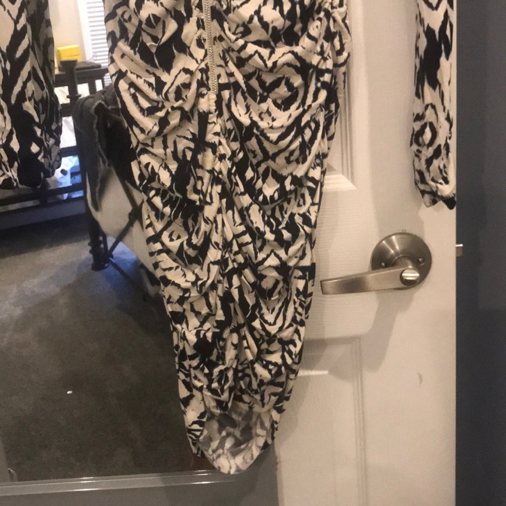 Dress - Picture 5 of 5